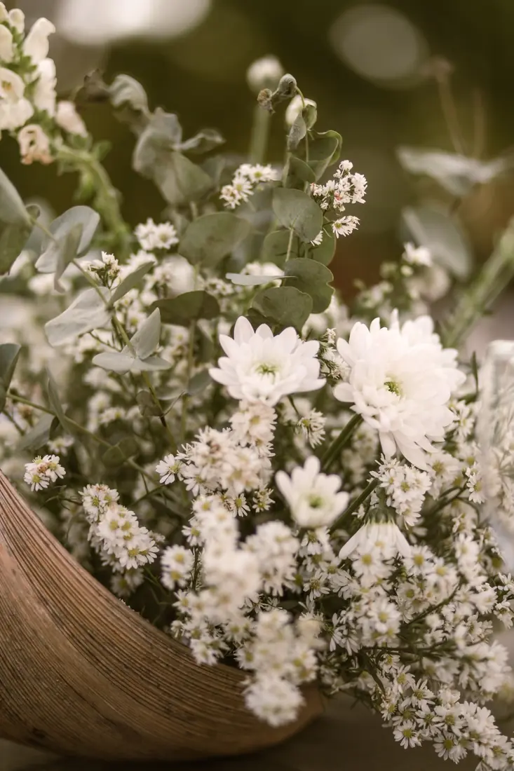 Arranjo de flores brancas