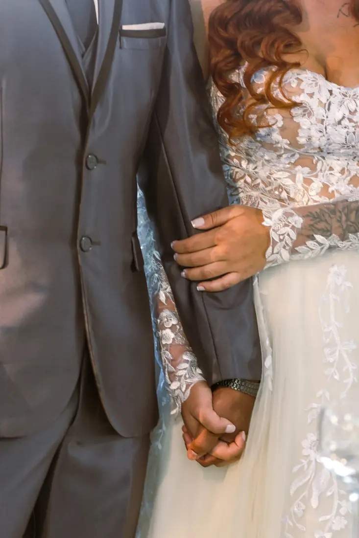 Mãos dadas no altar